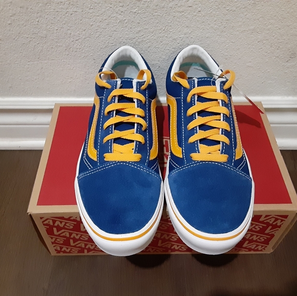 Vans - Picture 4 of 4